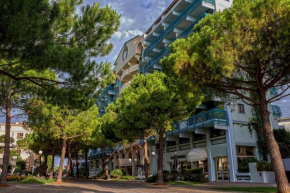 Гостиница Grand Hotel Astoria  Градо
